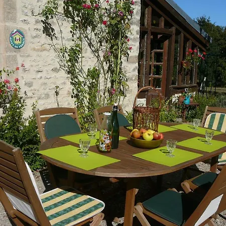 펜션 Charme Authentique A Bonnevent Avec Vue Et Calme - Fr-1-497-81 *